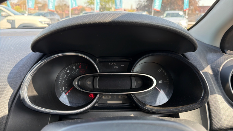 Renault Clio 1.2 16V Play 5dr Petrol Hatchback